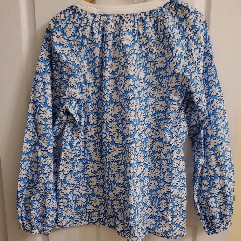 Lilly Pulitzer Blue and White Floral Blouse - Picture 2 of 6